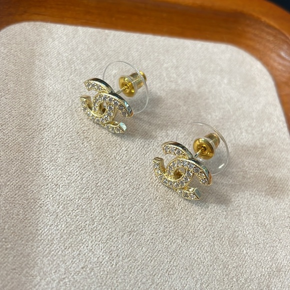 CHANEL Gold Earrings - Picture 2 of 4